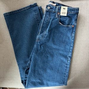 NWT Levi Ribcage Straight Ankle